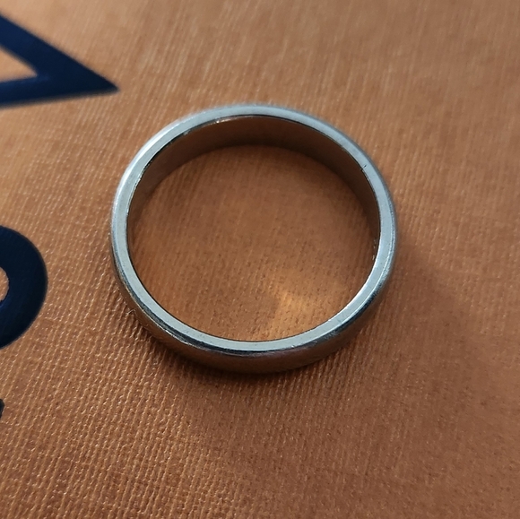 Vintage 14k White Gold Wedding Band - Picture 4 of 9